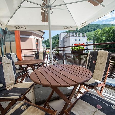 Garni Hotel Praha Trenczyńskie Cieplice Zewnętrze zdjęcie