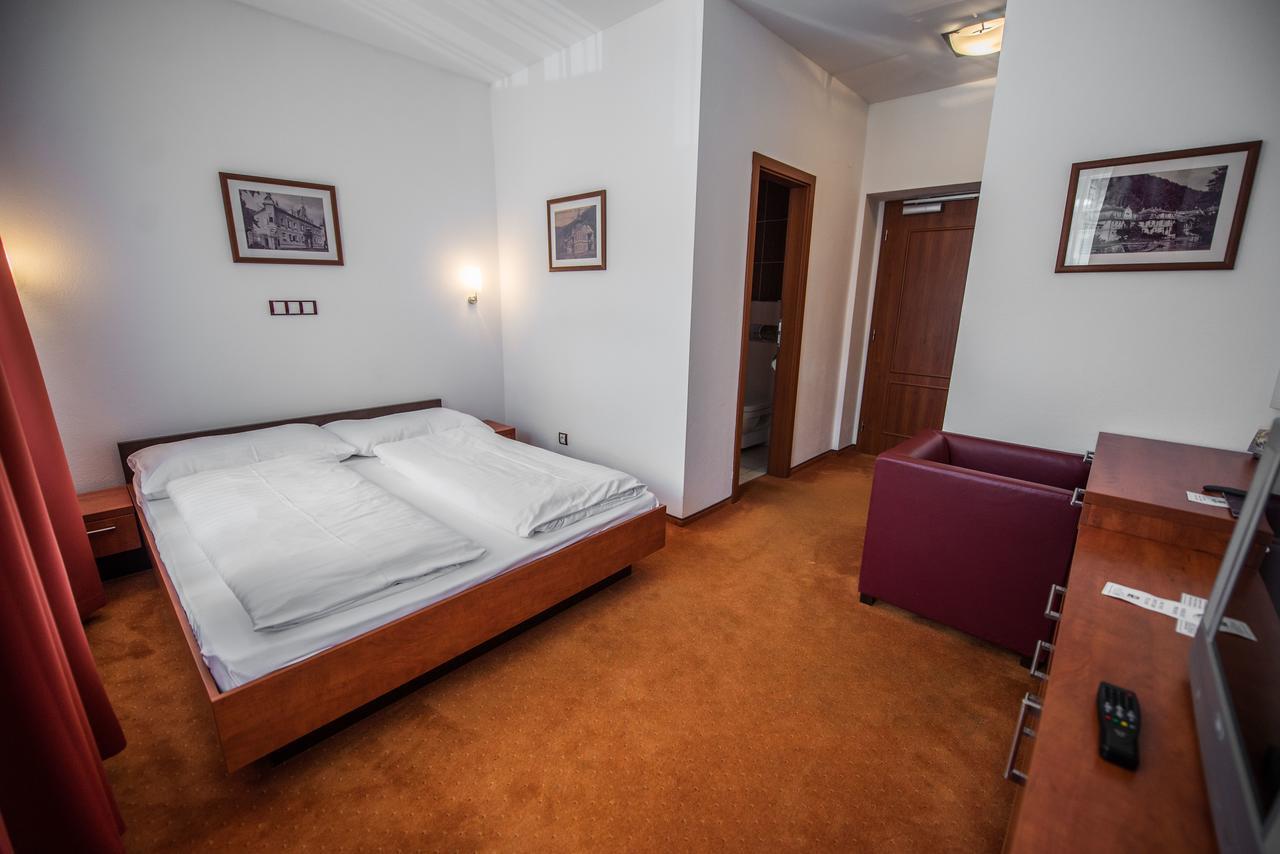 Garni Hotel Praha Trenczyńskie Cieplice Zewnętrze zdjęcie