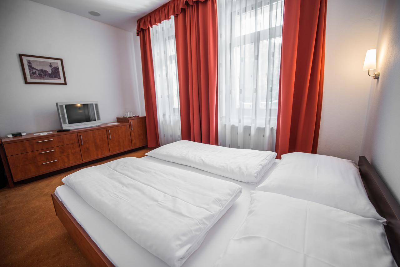 Garni Hotel Praha Trenczyńskie Cieplice Zewnętrze zdjęcie