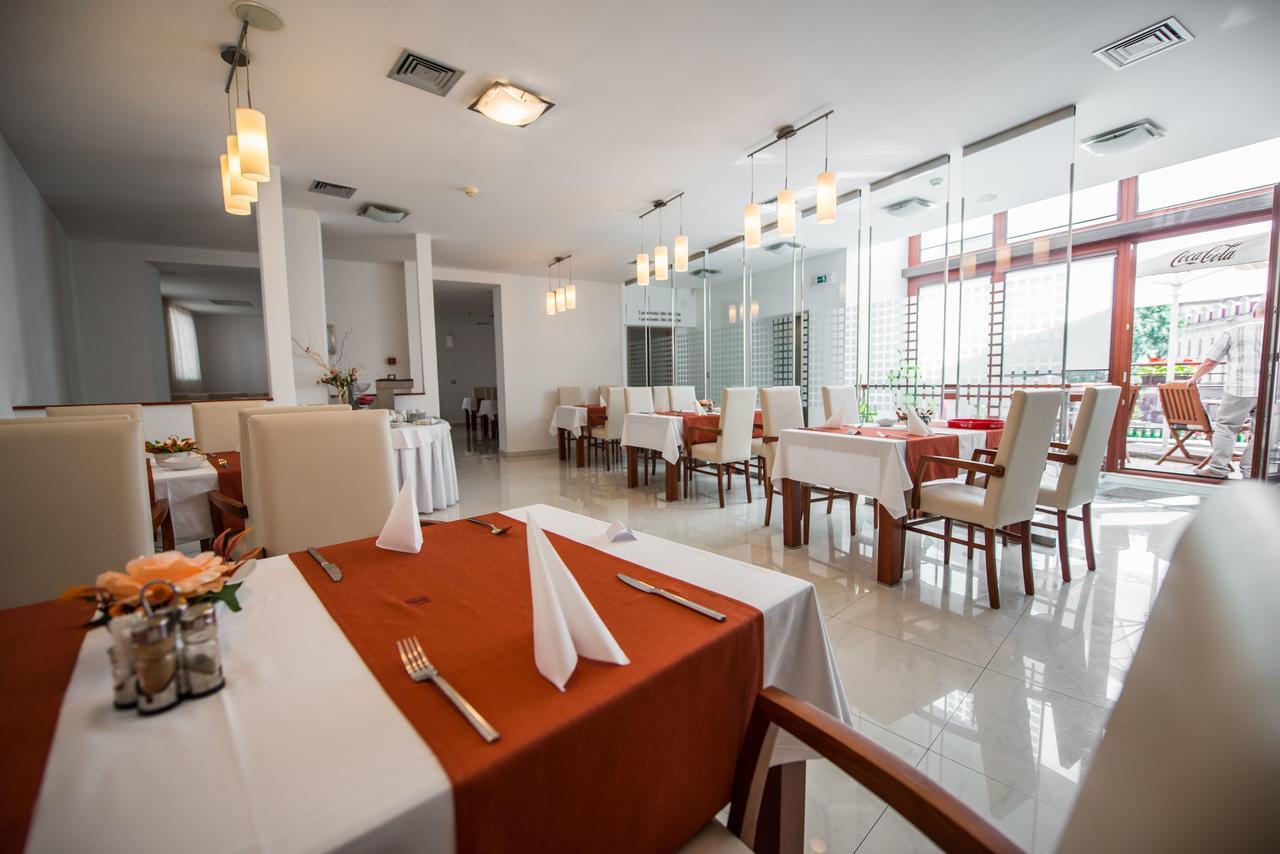 Garni Hotel Praha Trenczyńskie Cieplice Zewnętrze zdjęcie