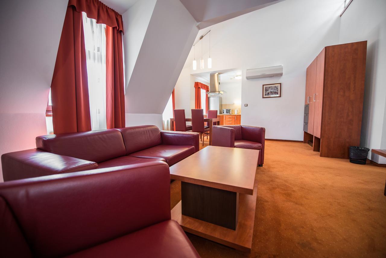 Garni Hotel Praha Trenczyńskie Cieplice Zewnętrze zdjęcie