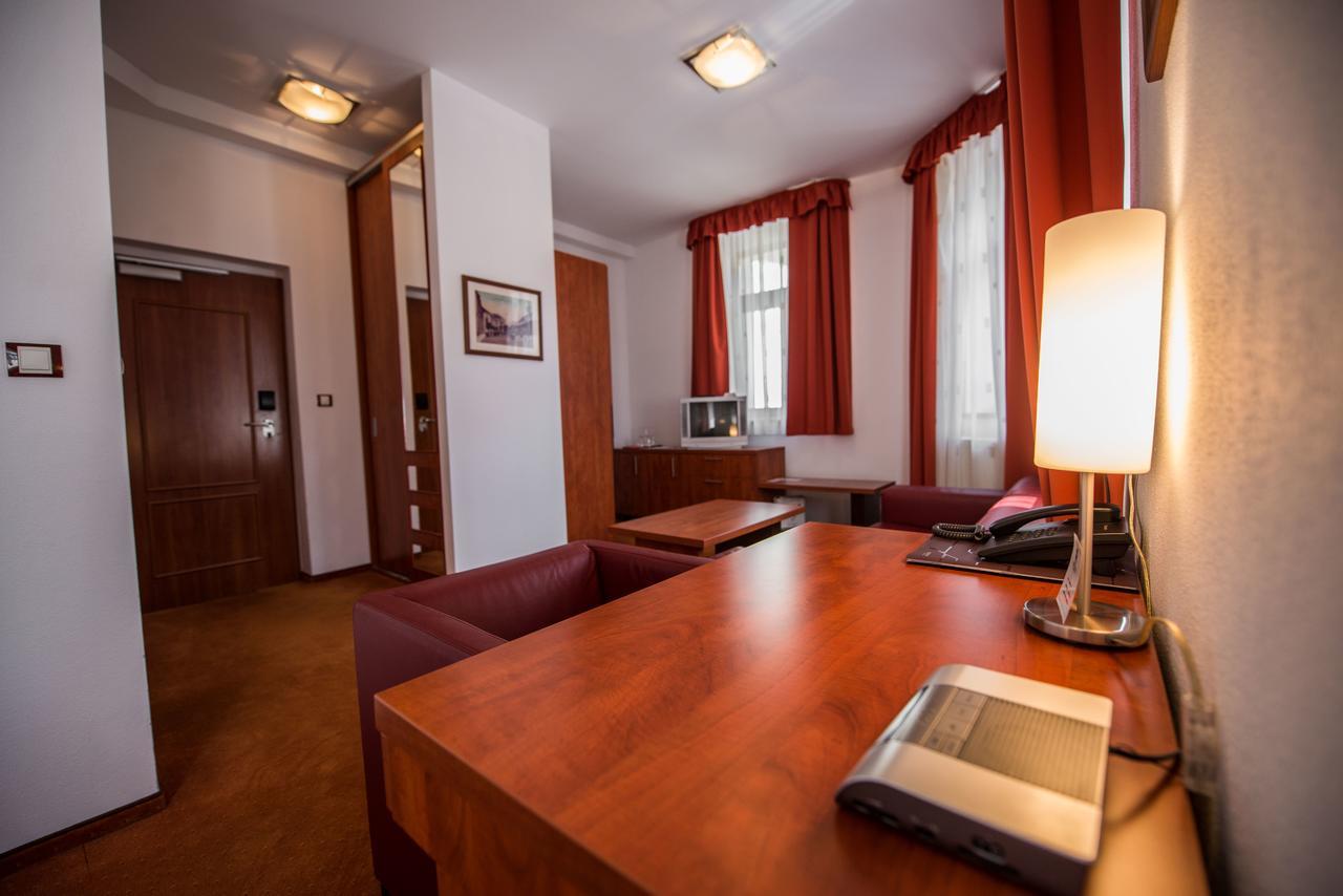 Garni Hotel Praha Trenczyńskie Cieplice Zewnętrze zdjęcie
