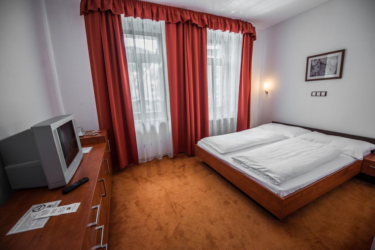 Garni Hotel Praha Trenczyńskie Cieplice Zewnętrze zdjęcie