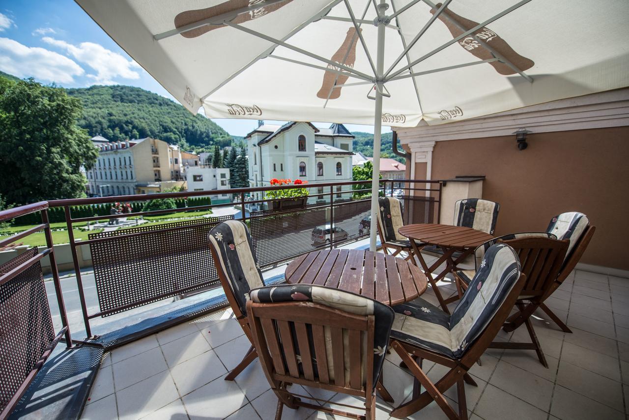 Garni Hotel Praha Trenczyńskie Cieplice Zewnętrze zdjęcie