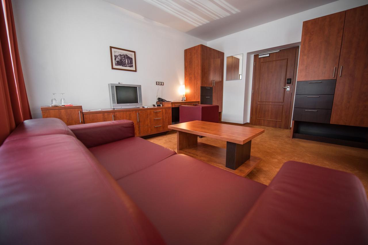 Garni Hotel Praha Trenczyńskie Cieplice Zewnętrze zdjęcie