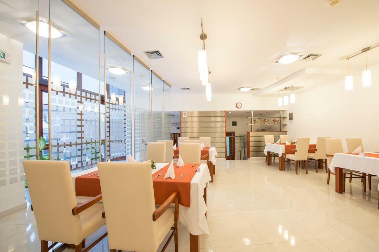 Garni Hotel Praha Trenczyńskie Cieplice Zewnętrze zdjęcie