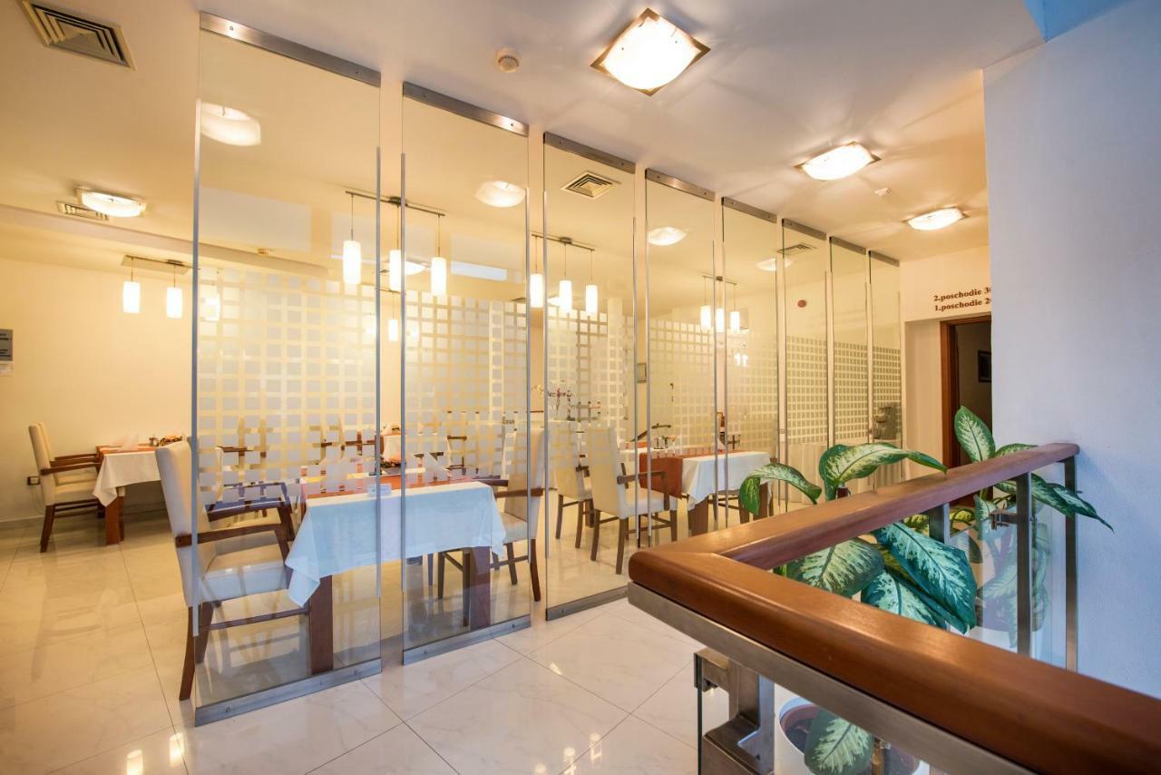 Garni Hotel Praha Trenczyńskie Cieplice Zewnętrze zdjęcie