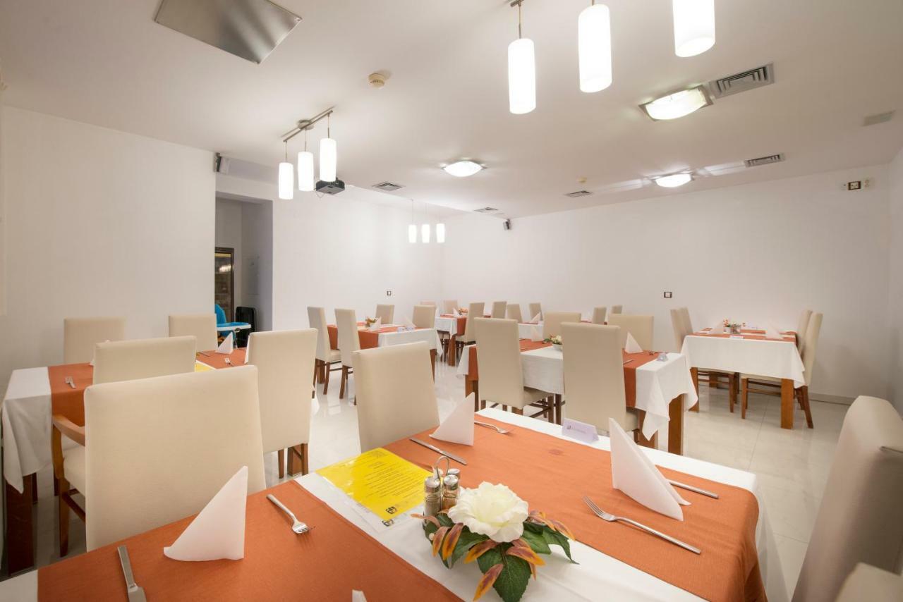 Garni Hotel Praha Trenczyńskie Cieplice Zewnętrze zdjęcie
